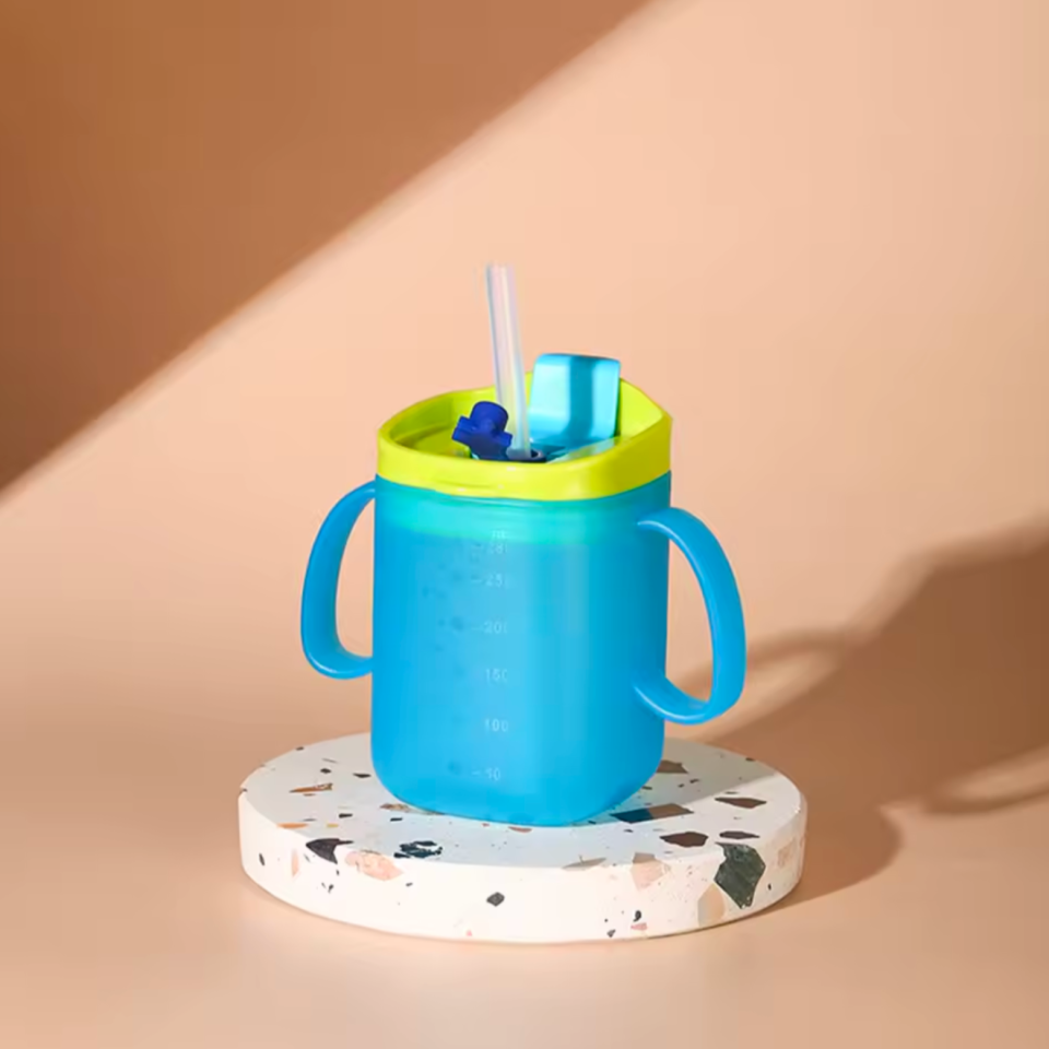 Tasse ergonomique personnes agées personnes handicapées