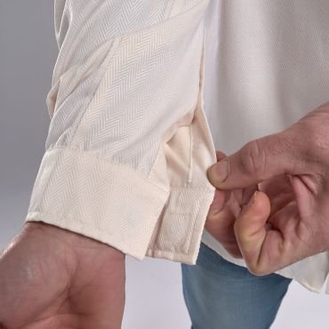 chemise à manches longues avec fermeture à boutons aimantés