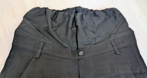 Pantalon adapté pour personne à mobilité réduite