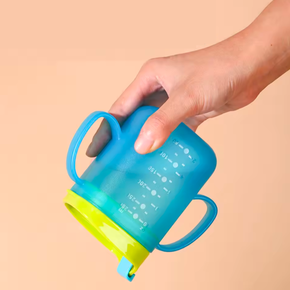 Tasse ergonomique personnes agées personnes handicapées