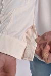 Chemise adaptative homme boutons aimantés ouverture zippée sur les côtés pour faciliter le passage des bras