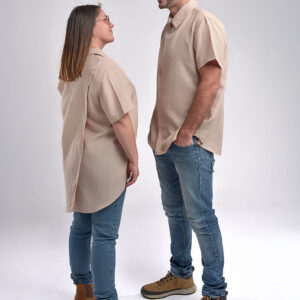 Chemise adaptative scratch dans le dos mixte ouverture complète dans le dos faux boutons sur le devant